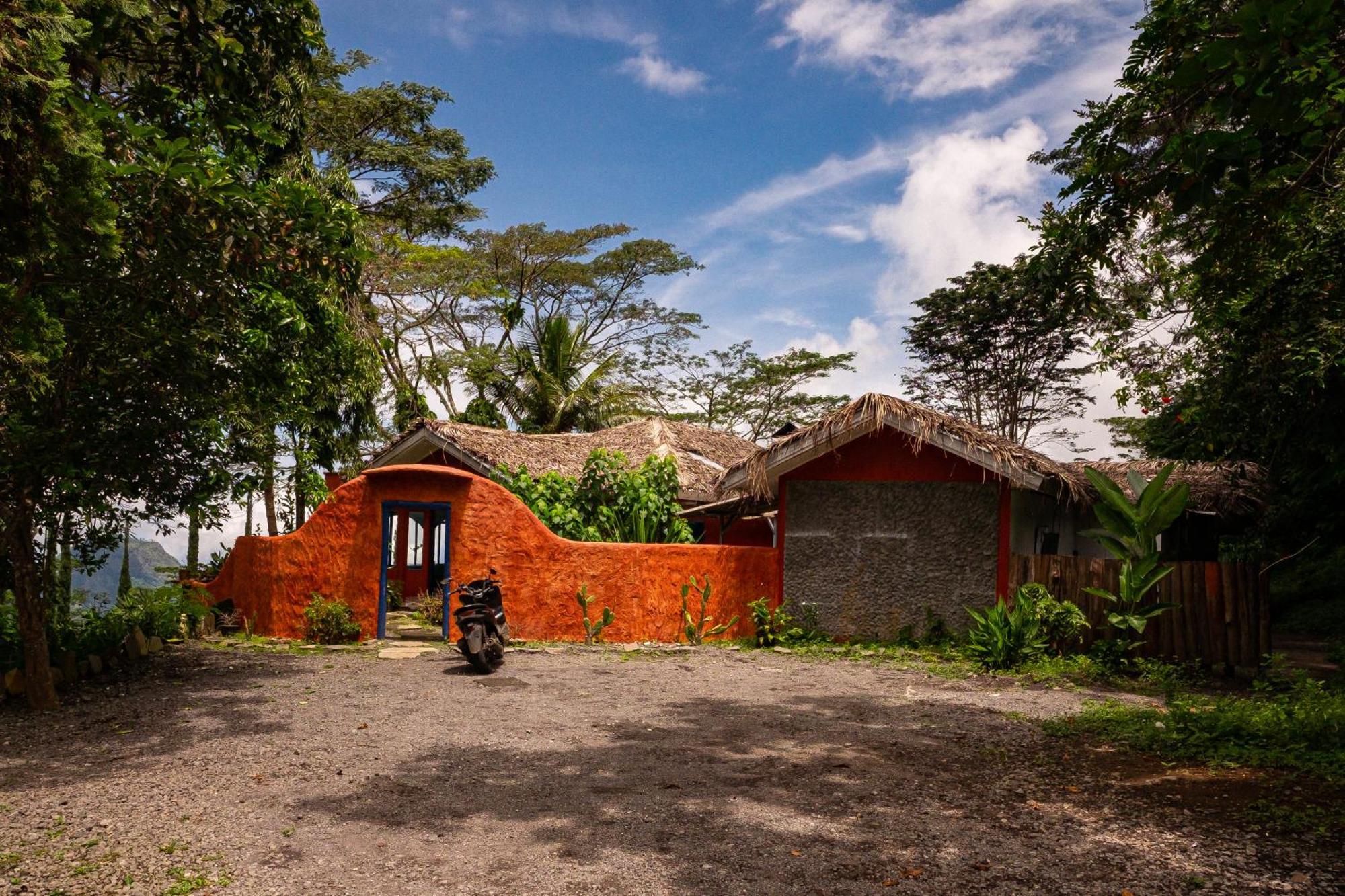 Manulalu B&B Bajawa Buitenkant foto